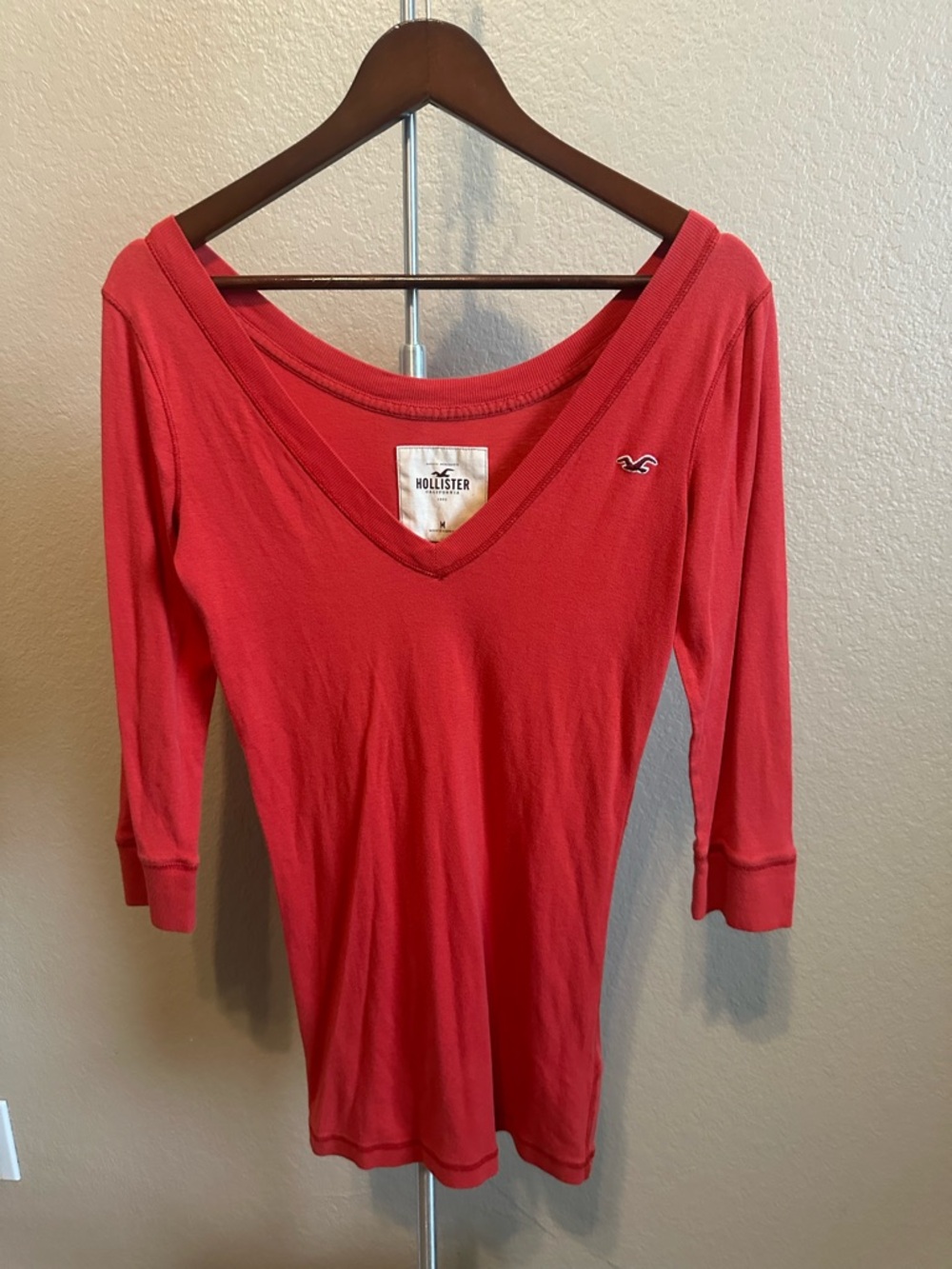Hollister Women's Coral-Red V-Neck Long Sleeve Tee